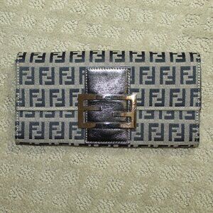 Fendi Gray Zucca Monogram Card Holder Inner Pocket Snap Clutch Baguette